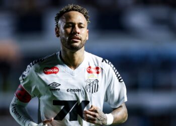 Neymar vive expectativa de ser a principal novidade na escalação para o mata-mata do Paulistão