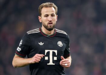 Harry Kane segue em destaque mas negociações são adiadas