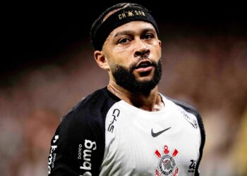 Memphis Depay abre o jogo sobre os bastidores do Timão