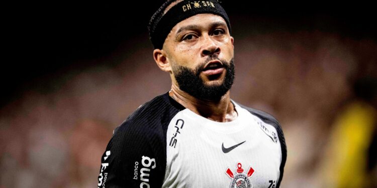 Memphis Depay abre o jogo sobre os bastidores do Timão
