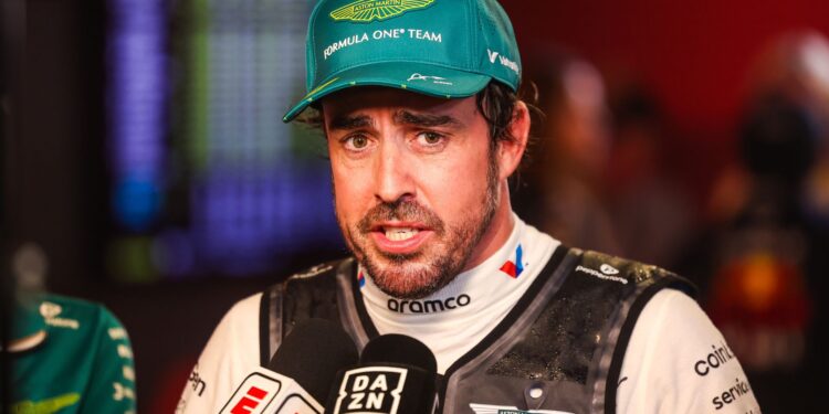 Piloto da Aston Martin define prazo para decidir futuro na Fórmula 1