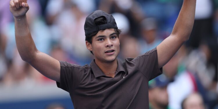 Guto Miguel garante vaga na chave principal do Rio Open 2026