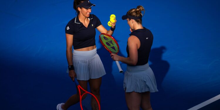 Stefani e Dabrowski estão na semifinal do WTA 1000 de Dubai