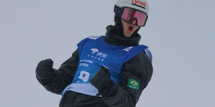 Patrick Burgener estreia nos Jogos de Inverno ao lado de Augustinho Teixeira no snowboard halfpipe, em Livigno