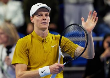 Derrota de Jannik Sinner em Doha liga alerta