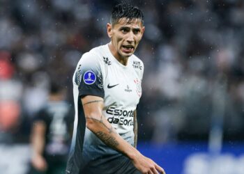 Fabrizio Angileri estende contrato com o Corinthians até dezembro de 2026