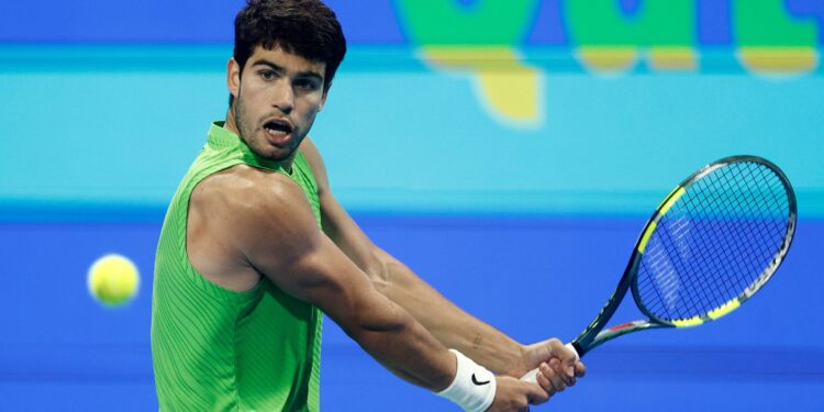 Carlos Alcaraz leva a melhor contra Rublev na semifinal do ATP 500 de Doha