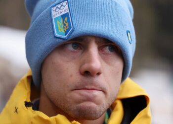 Atleta ucraniano, Vladyslav Heraskevych, &eacute; impedido de competir ap&oacute;s protesto contra a guerra