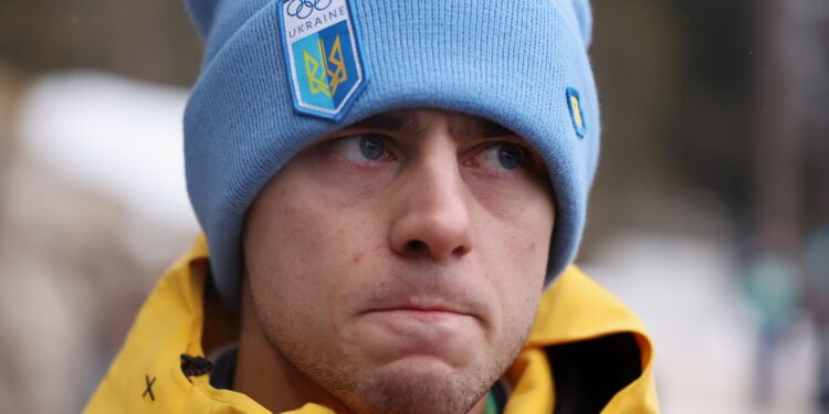 Atleta ucraniano, Vladyslav Heraskevych, é impedido de competir após protesto contra a guerra