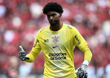 Hugo Souza usou os microfones para defender a arbitragem feminina de ataques machistas