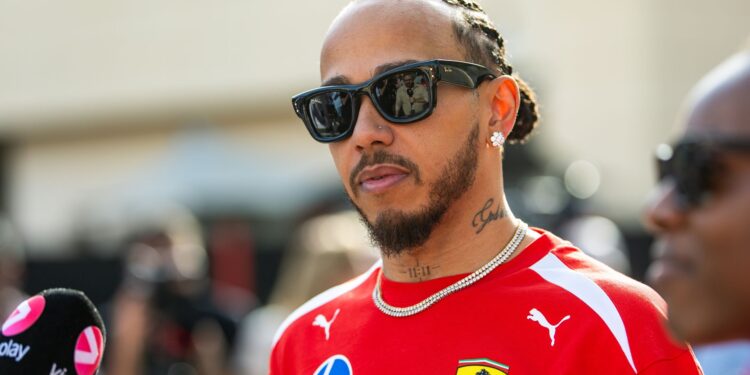 Lewis Hamilton troca de engenheiro e inicia nova fase nos testes da Ferrari no Bahrein antes da F1 2026
