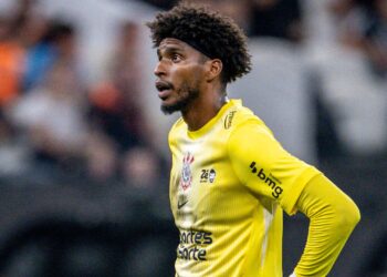 Hugo Souza foi insultado no Canindé logo após garantir a vaga na semifinal do Paulista