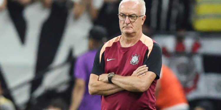 Dorival Júnior analisa modificações no time titular para enfrentar o Cruzeiro