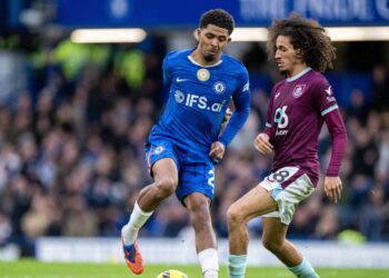 Autoridades britânicas abrem investigação contra racistas após ataques a jogadores no fim de semana