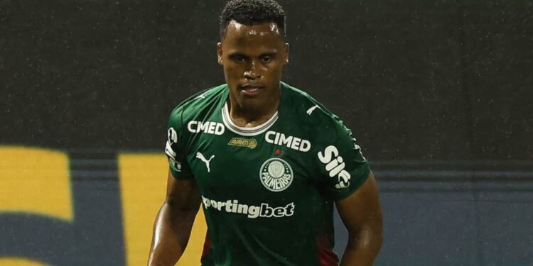 Arias se prepara para enfrentar o Fluminense em duelo direto pela liderança do Brasileirão