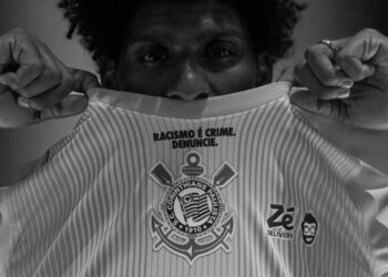 Jogadores do Corinthians utilizarão uniforme especial com mensagem de denúncia para combater o preconceito