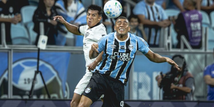 Lance do jogo entre Grêmio e Atlético-MG