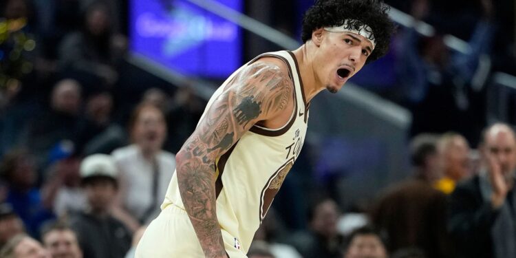Gui Santos vive fase iluminada e se torna peça fundamental no esquema tático do Golden State Warriors