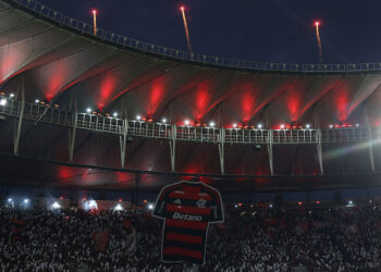 O Flamengo precisa vencer o Lanús por dois gols de diferença para levantar a Recopa