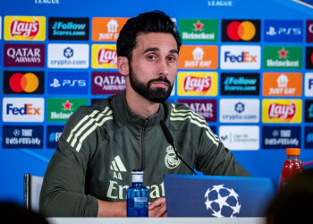 Treinador do Real Madrid, Álvaro Arbeloa saiu em defesa de Vinícius Júnior