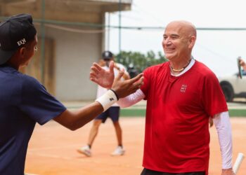 Agassi está participando de várias ações no Rio Open