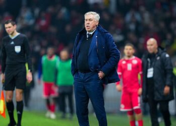 Ancelotti durante jogo da Seleção Brasileira