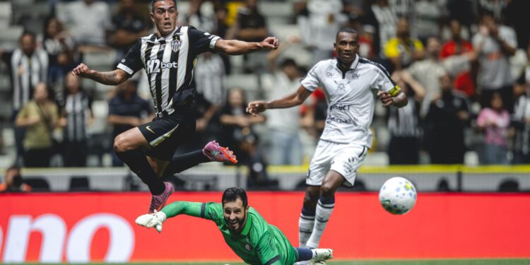 Lance do jogo entre Atlético-MG e Remo