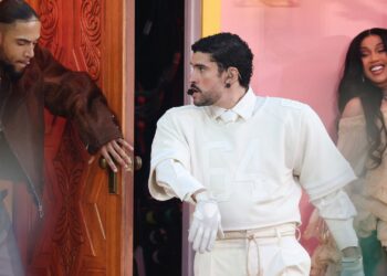 Bad Bunny durante a apresentação no Super Bowl LX