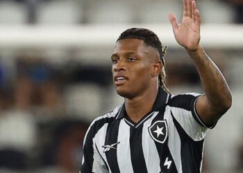 Danilo durante jogo do Botafogo
