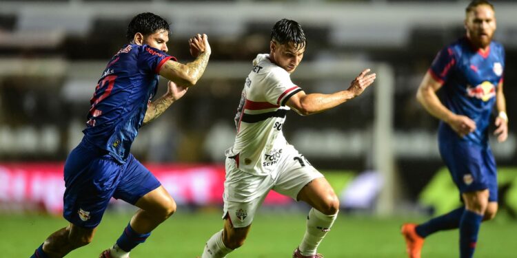 Bragantino e São Paulo em ação