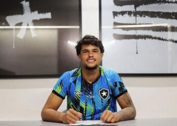 Bruno Samudio assina com o Botafogo