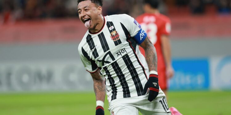 Lingard durante jogo na Coreia do Sul