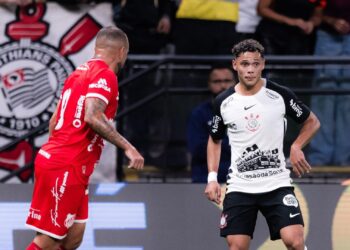 Dieguinho em ação pelo Corinthians