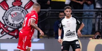 Dieguinho em ação pelo Corinthians