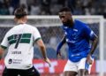 Lance do jogo entre Cruzeiro e Coritiba