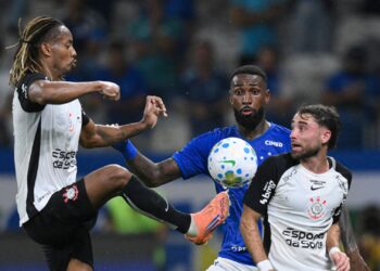 Lance do jogo entre Cruzeiro e Corinthians