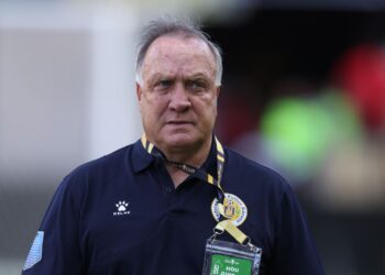 Dick Advocaat não é mais técnico de Curaçao
