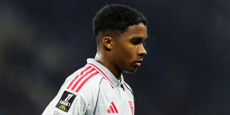 Endrick em ação pelo Lyon na Ligue 1