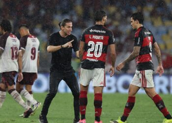 Lance do jogo entre Flamengo e Lanús