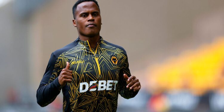 Jhon Arias durante aquecimento