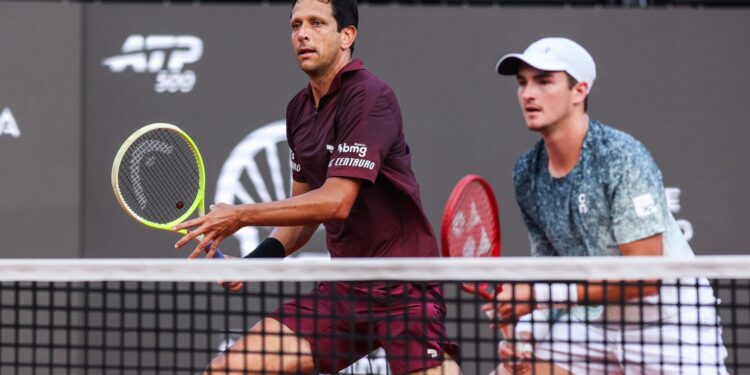 João Fonseca e Marcelo Melo durante o Rio Open