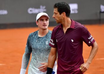 João Fonseca e Marcelo Melo em ação na semifinal do Rio Open