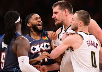 Jokic durante confusão na NBA