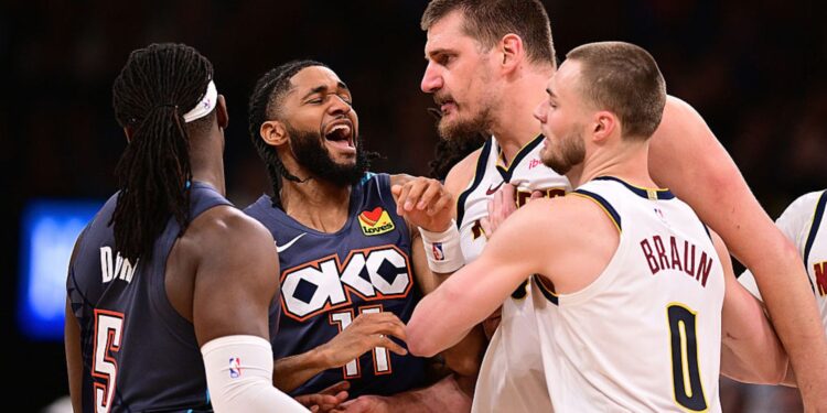 Jokic durante confusão na NBA