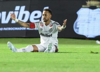 Neymar durante partida contra o Vasco