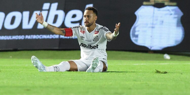 Neymar durante partida contra o Vasco