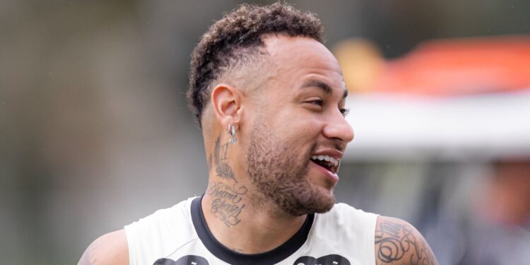 Neymar em ação no treino do Peixe