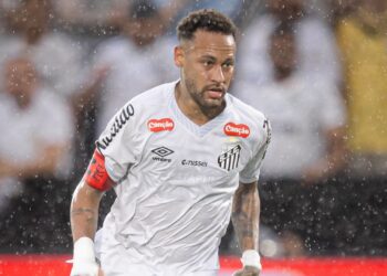 Neymar durante jogo do Santos
