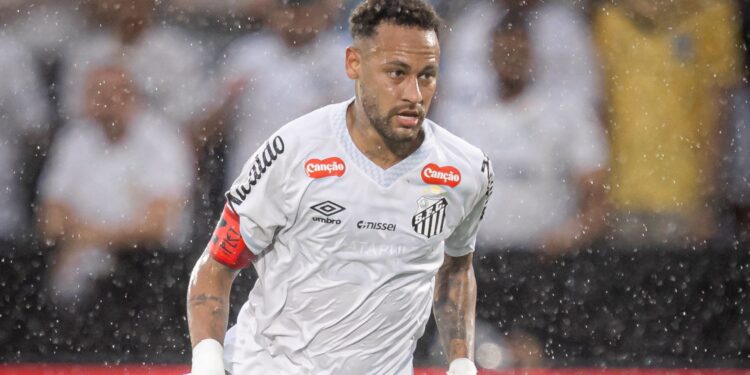Neymar durante jogo do Santos