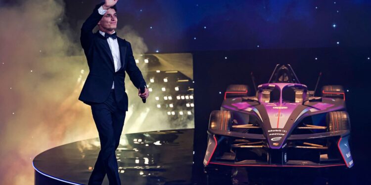 Lando Norris durante evento da FIA no fim de 2025